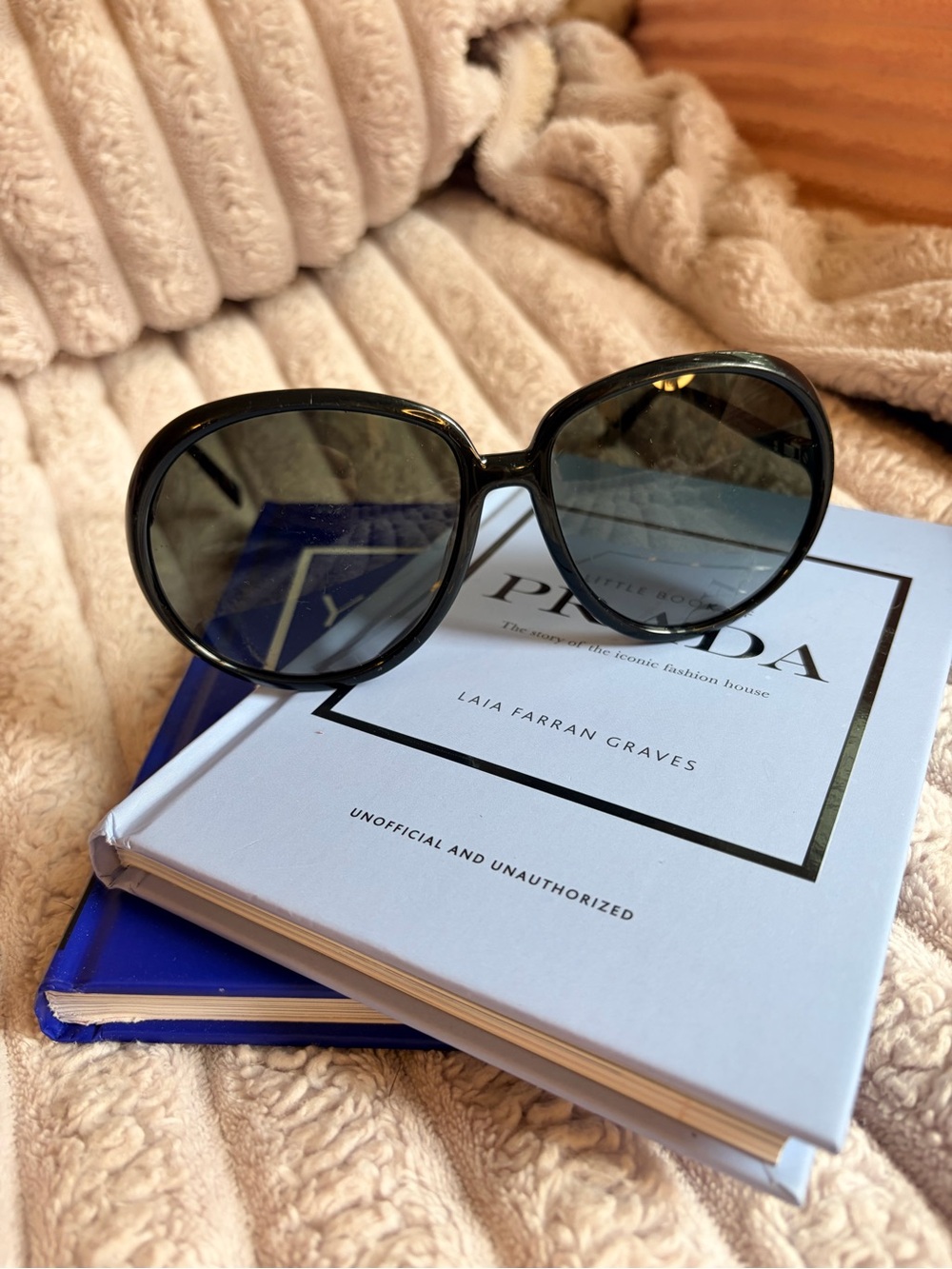 Givenchy Oversized Sunglasses | Black | GV7180/S8079O | Pre-Loved 😎